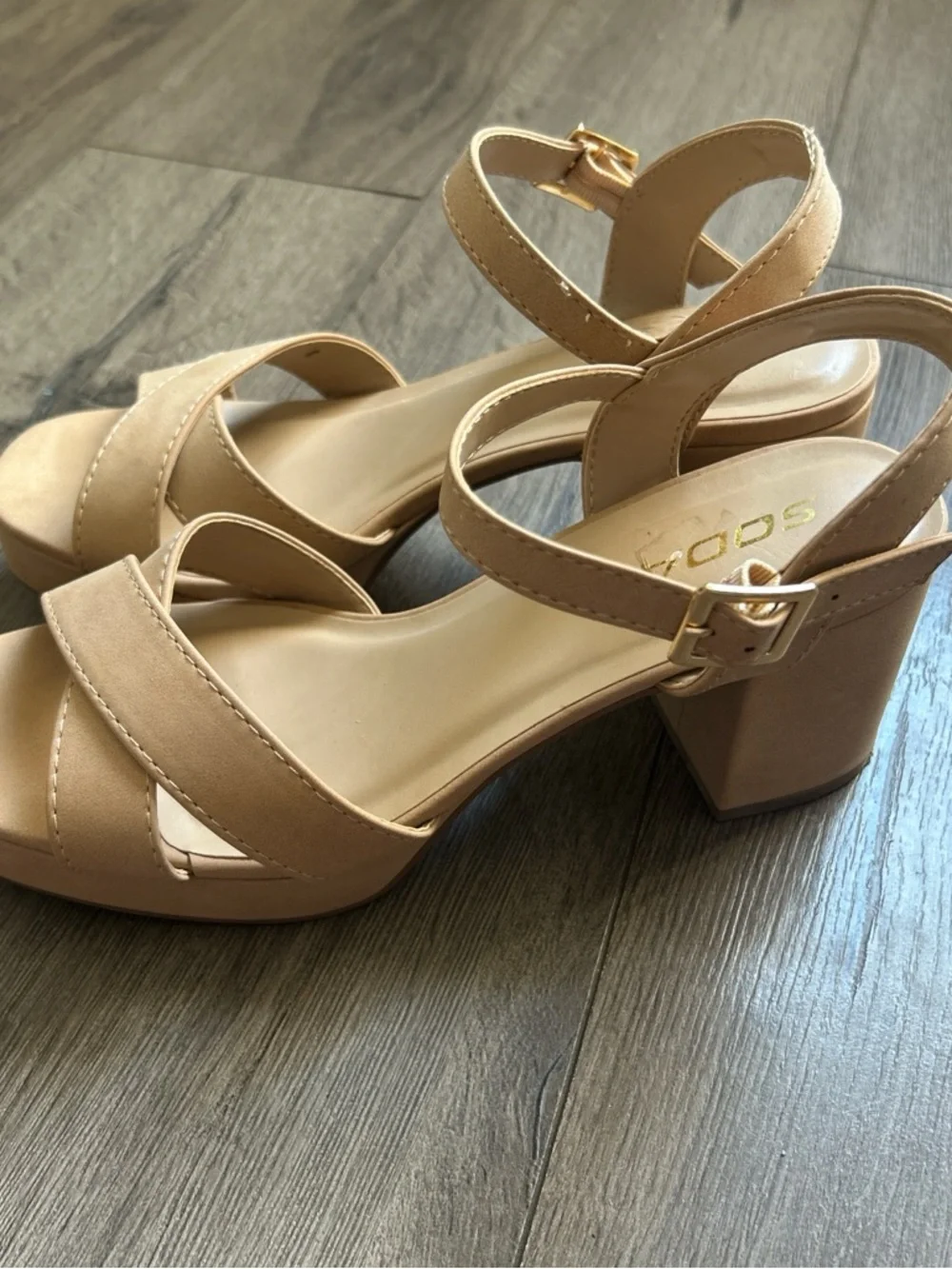 Soda Tan Cross-Strap Block Heel Sandals size 8 - Picture 3 of 7